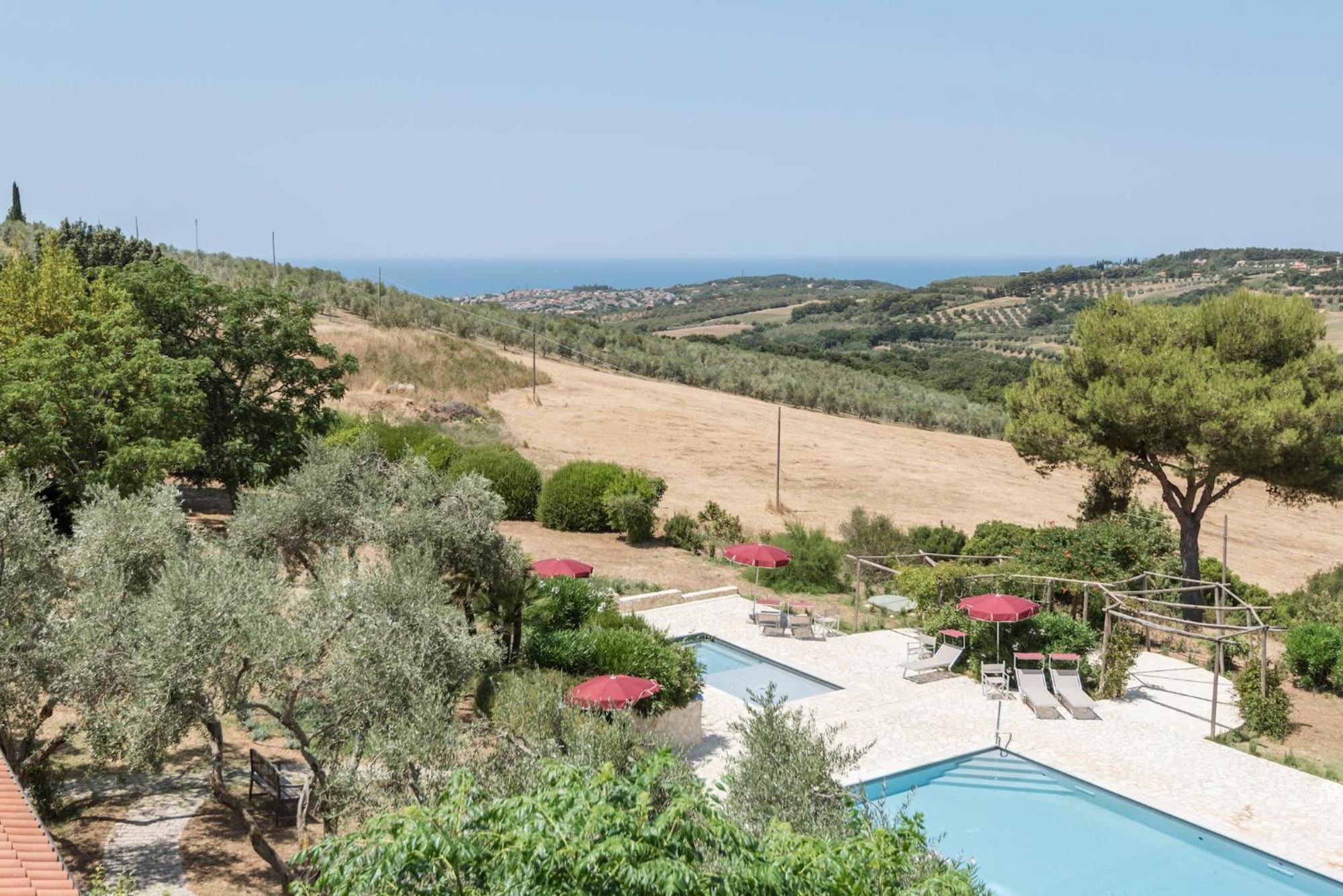 La Muccheria Aparthotel San Vincenzo Bagian luar foto