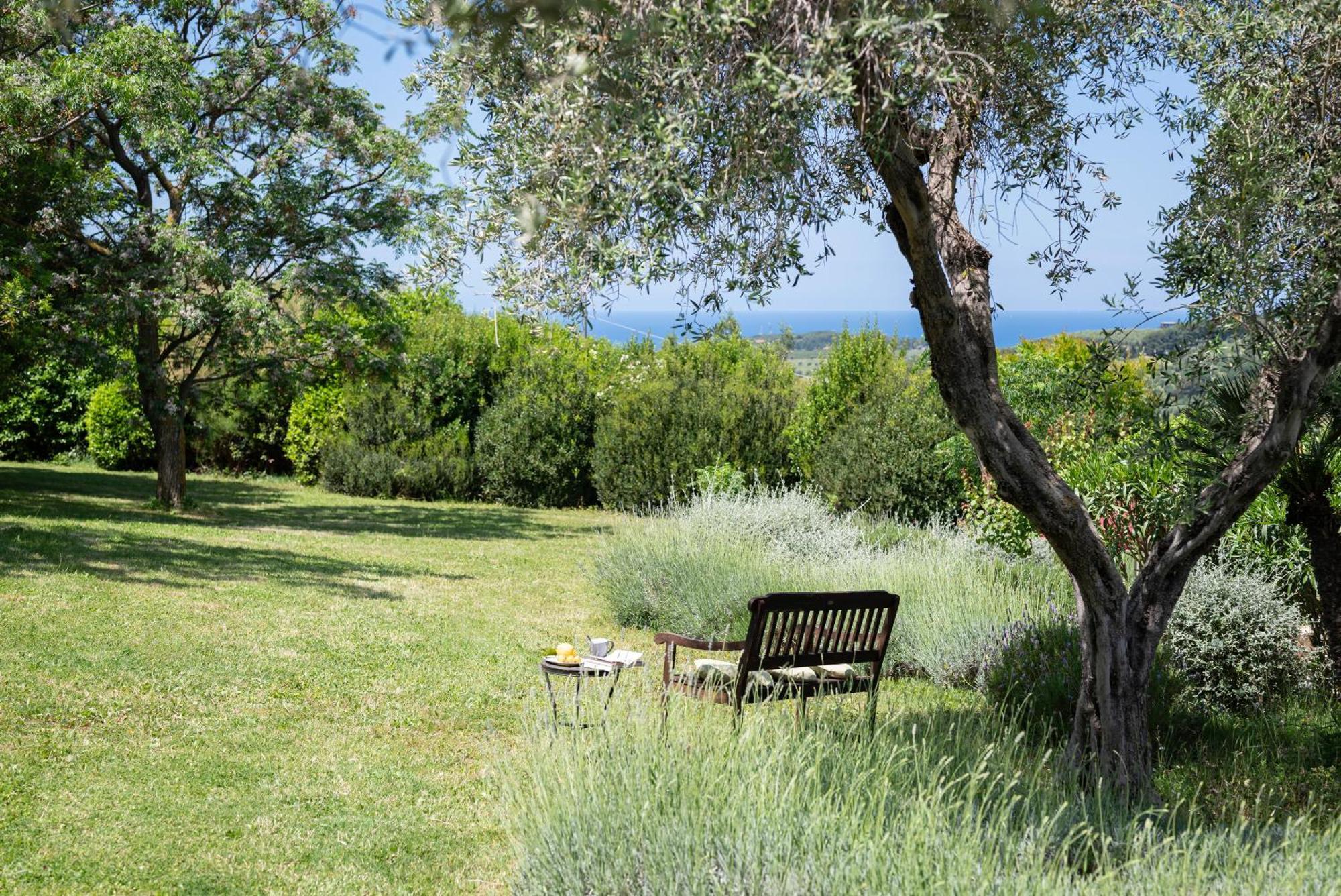 La Muccheria Aparthotel San Vincenzo Bagian luar foto