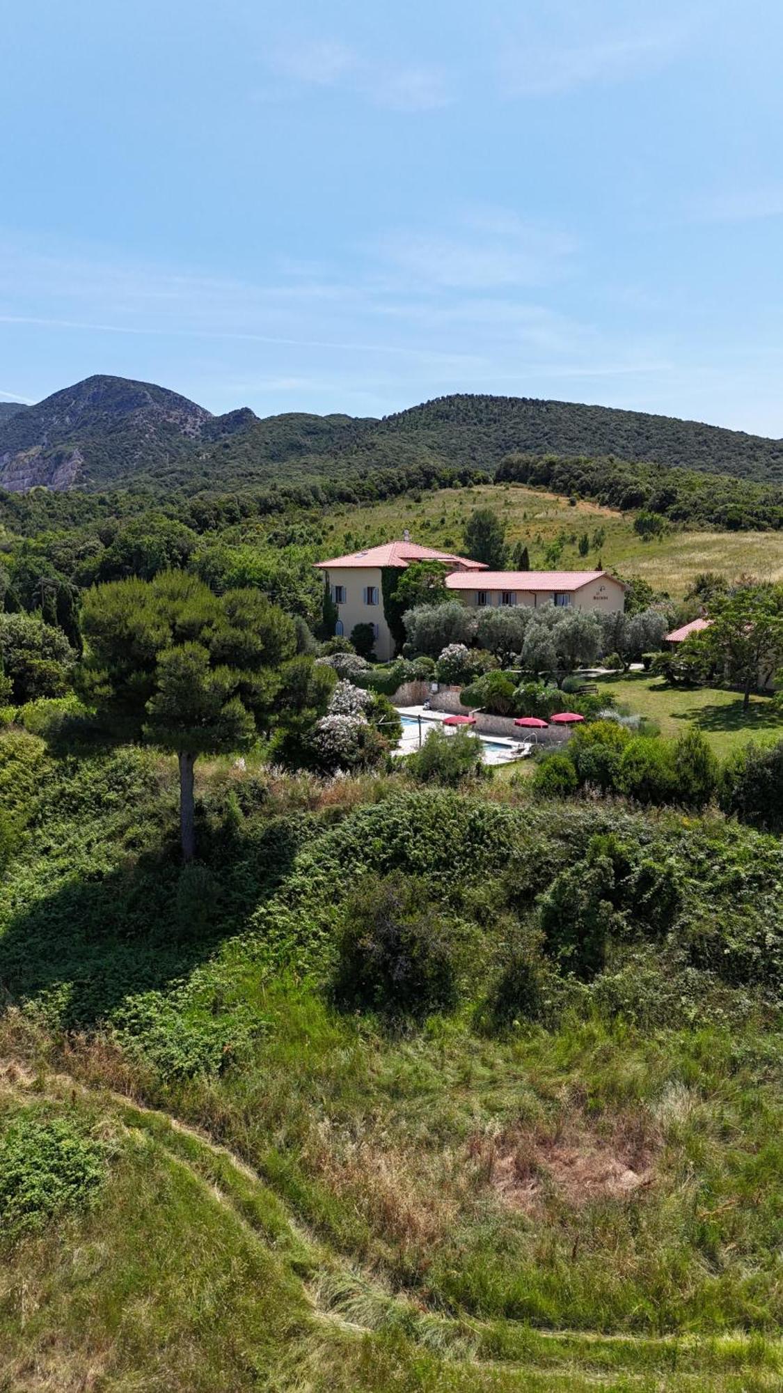 La Muccheria Aparthotel San Vincenzo Bagian luar foto